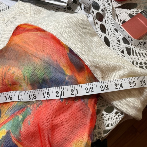 Colorful Abstract Print Sweater - Picture 4 of 5